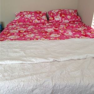 Lilly Pulitzer Queen Sheets and Quilt